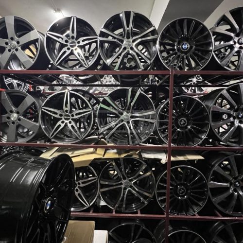R18 AUDI / MERCEDES-BENZ / VOLKSWAGEN